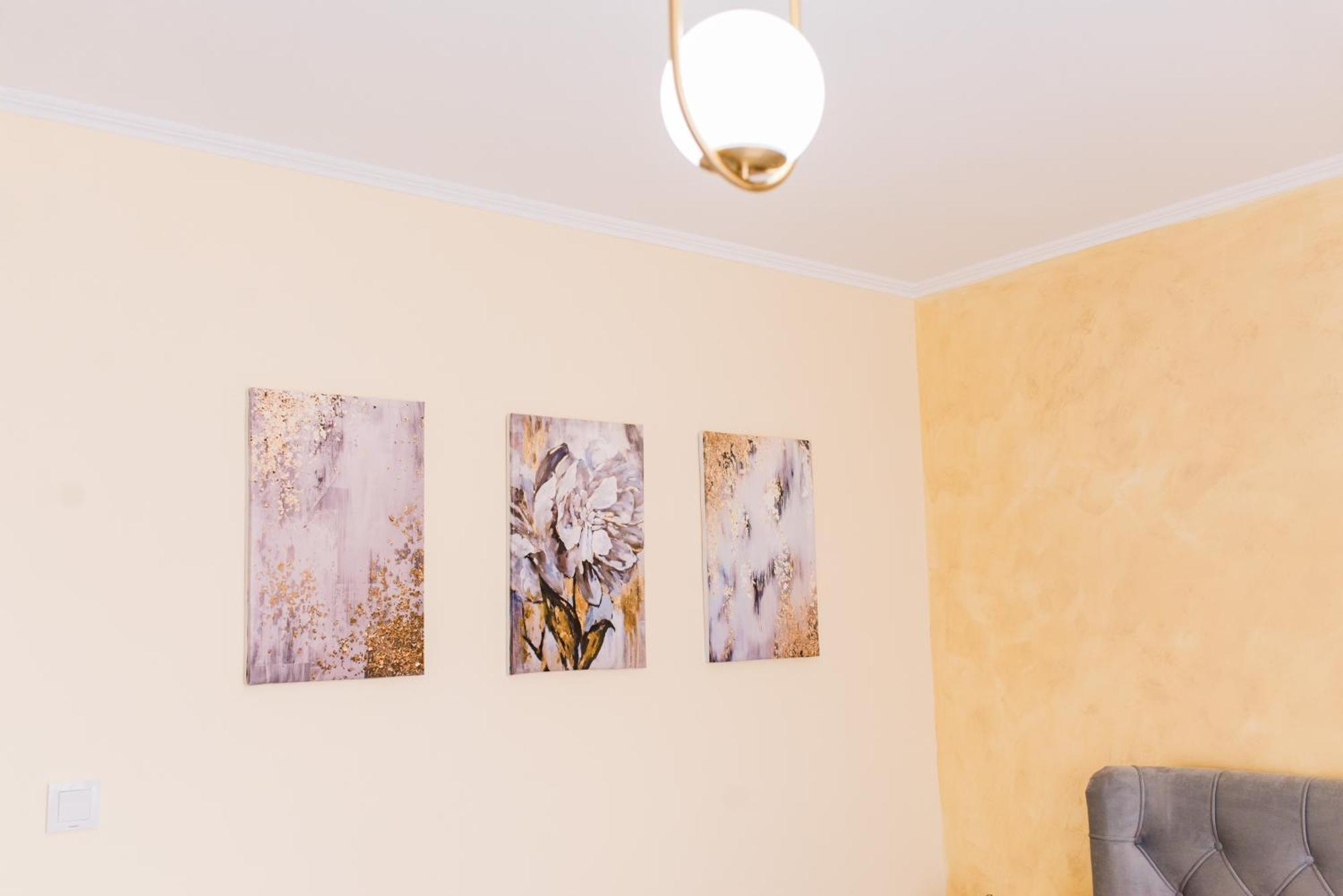 Central White Apartment Сату-Маре Экстерьер фото