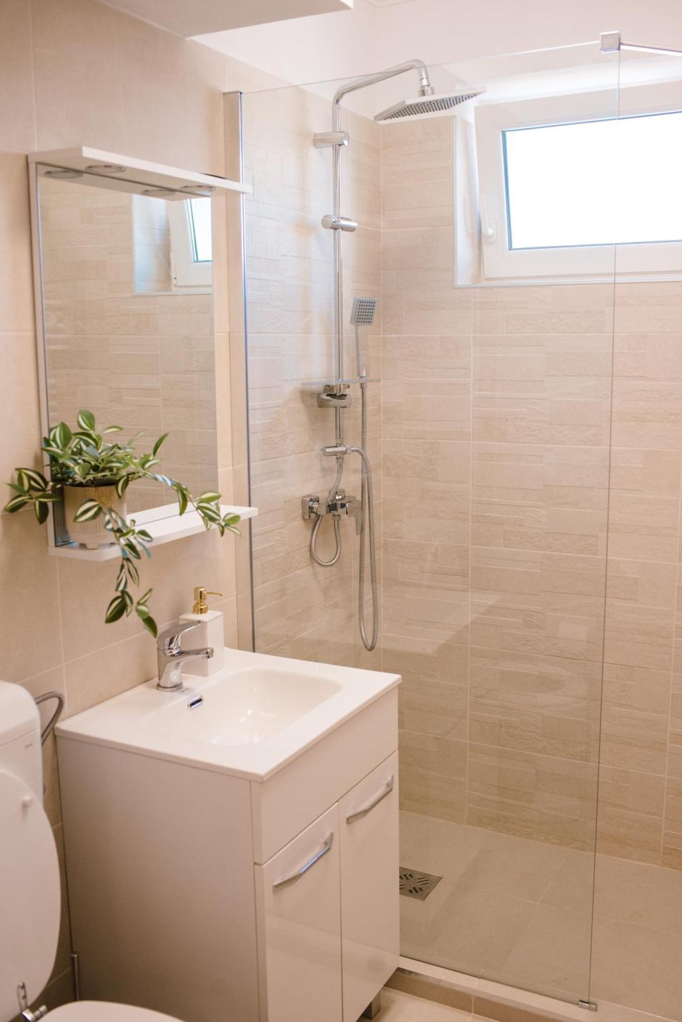 Central White Apartment Сату-Маре Экстерьер фото