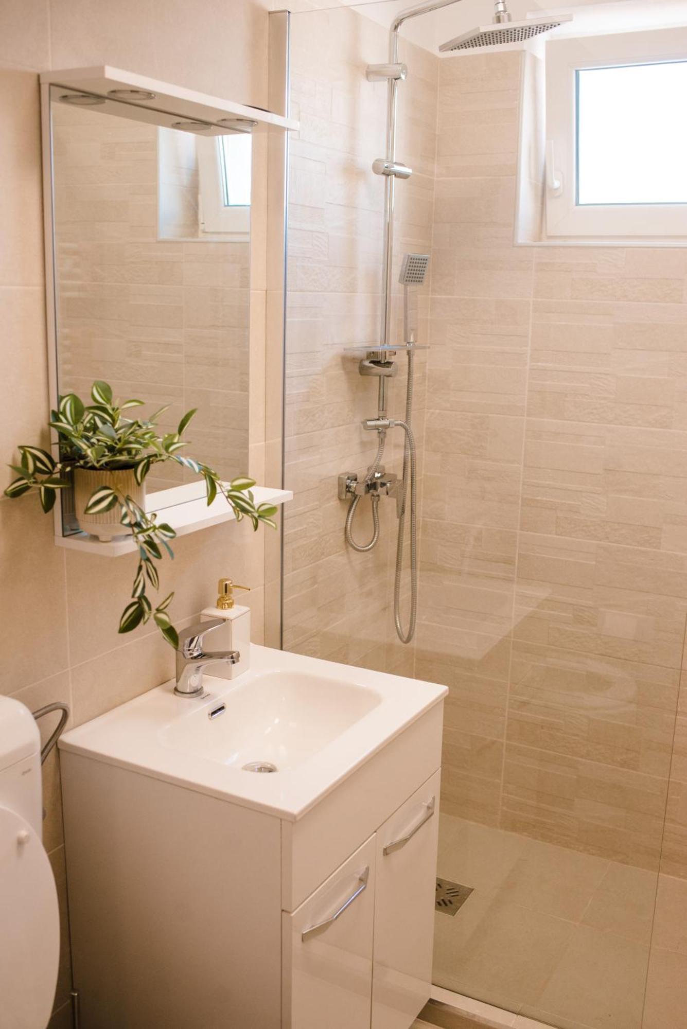 Central White Apartment Сату-Маре Экстерьер фото