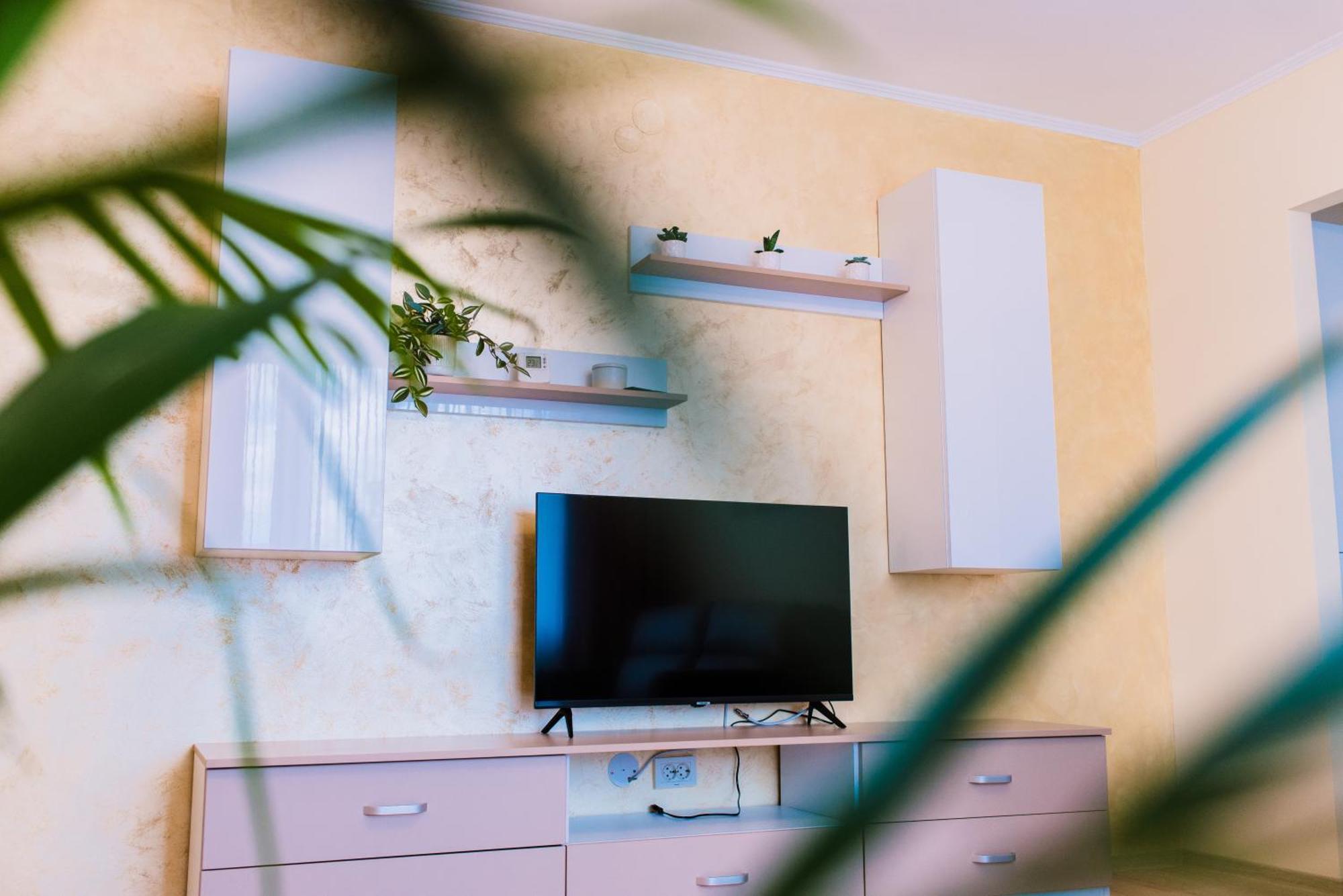 Central White Apartment Сату-Маре Экстерьер фото