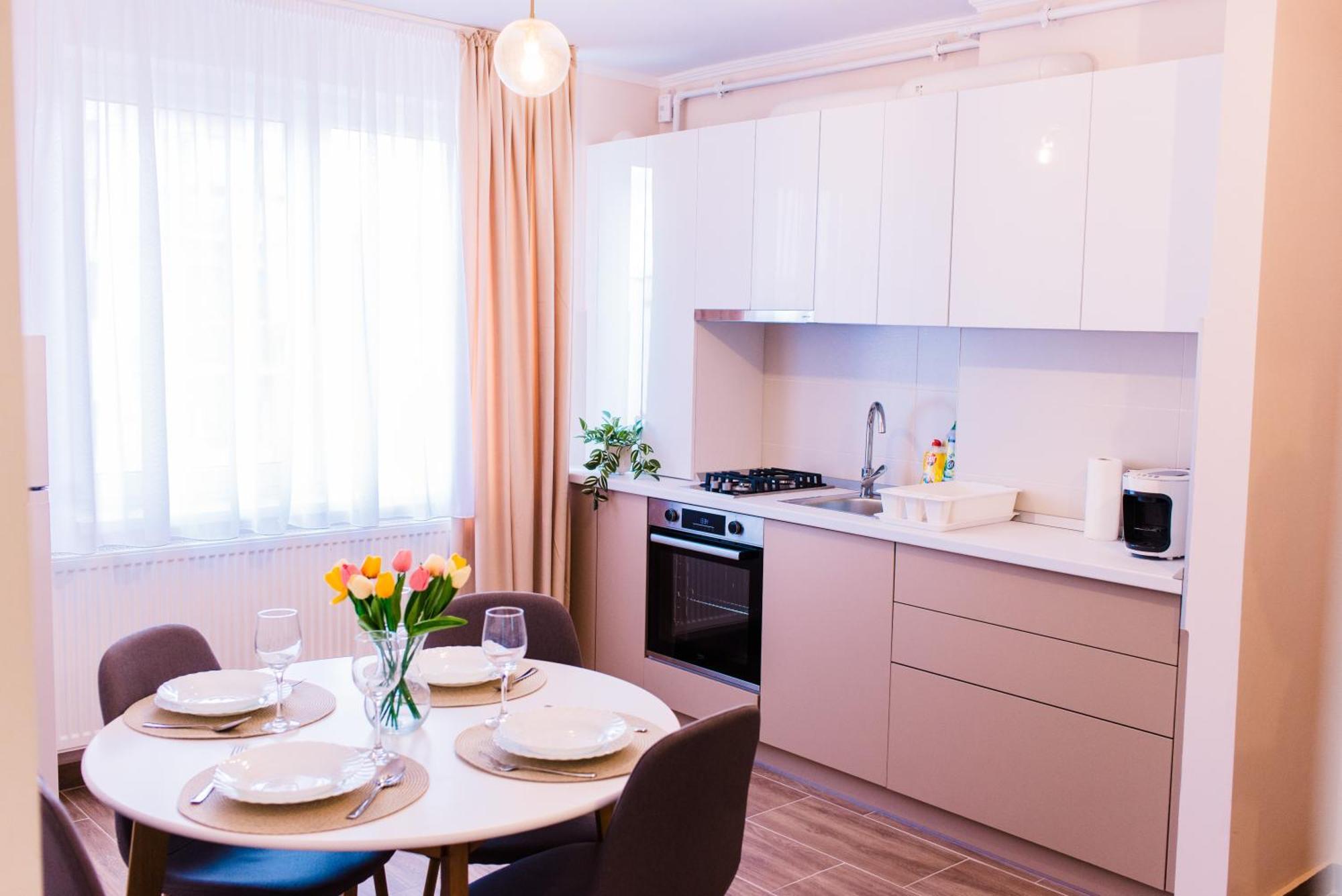 Central White Apartment Сату-Маре Экстерьер фото