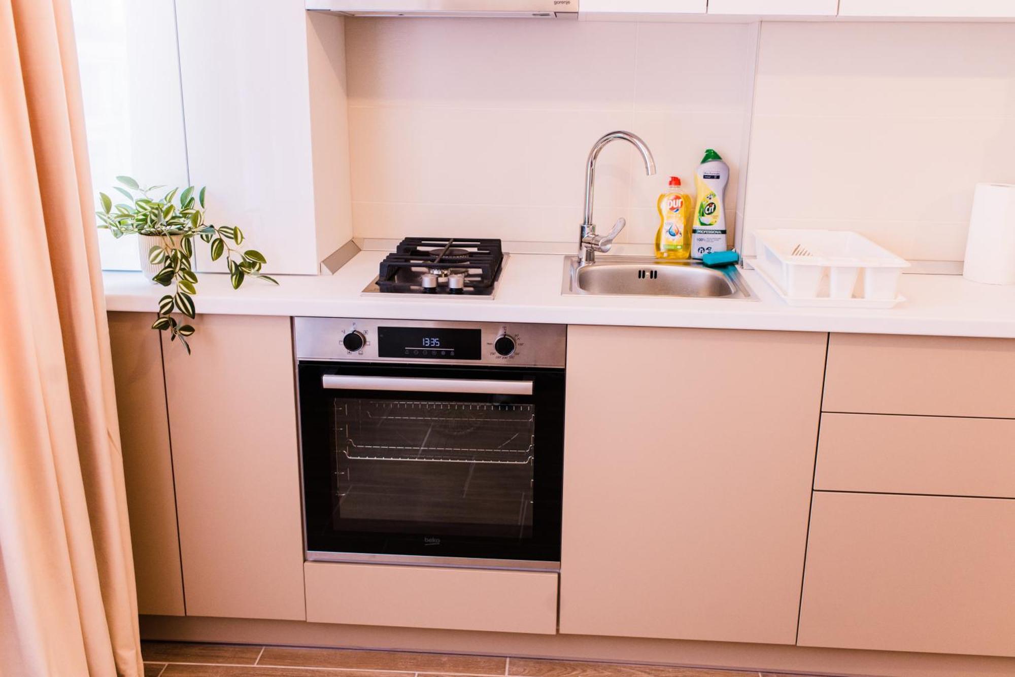 Central White Apartment Сату-Маре Экстерьер фото